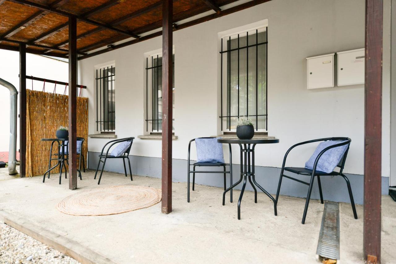 Fuerst-Pueckler-Apartment_Bis 6 Personen_Waschmaschine_Kueche_2X Parkplaetze_Terrasse_Netflix Cottbus Ngoại thất bức ảnh